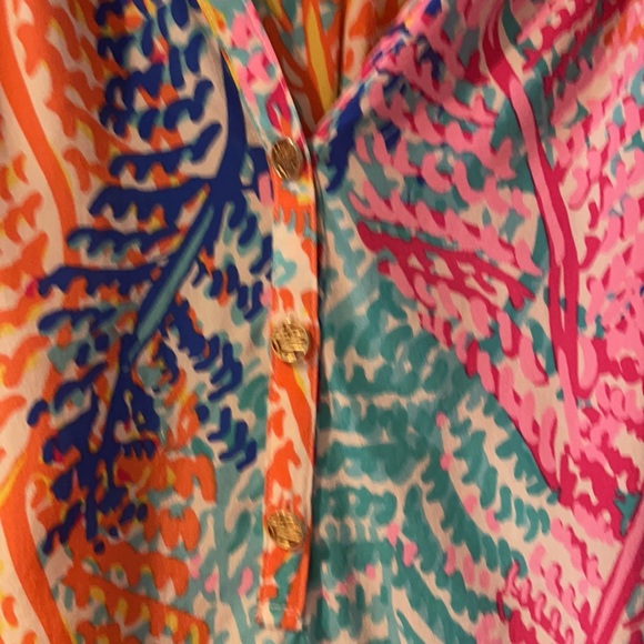 Lilly Pulitzer 100% silk Elsa blouse in Electric Feel print - Picture 7 of 9